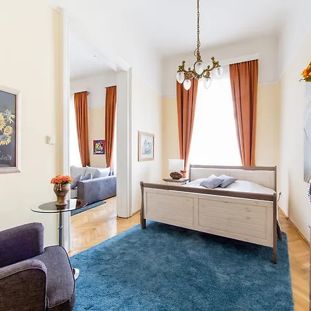 Apartment Elegant & Stylish Center