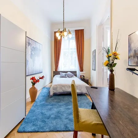 Apartment Elegant & Stylish Center